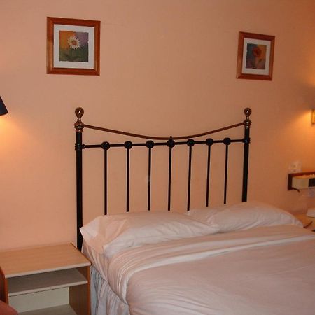 The Four Alls Inn Market Drayton Room photo